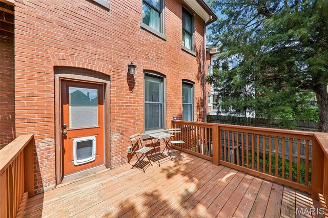 3850 Arsenal Street, St Louis, MO 63116
