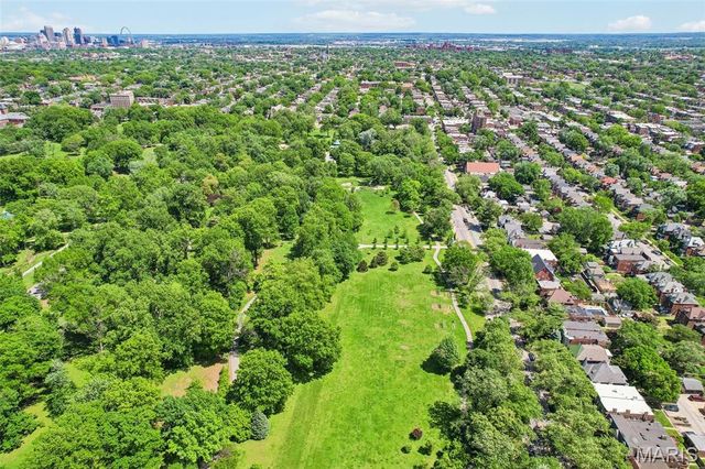 3850 Arsenal Street, St Louis, MO 63116