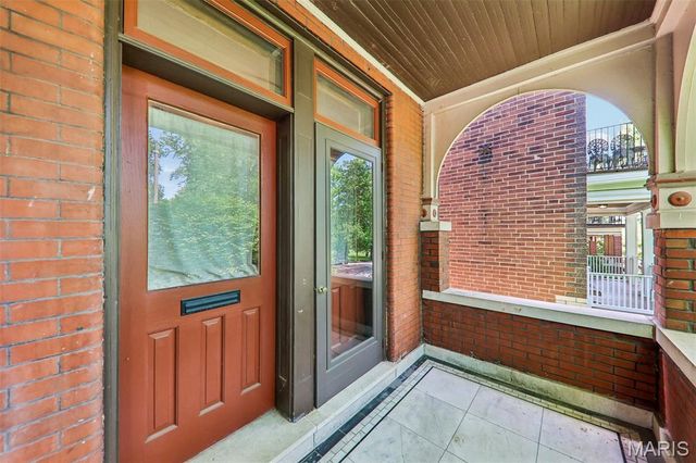 3850 Arsenal Street, St Louis, MO 63116