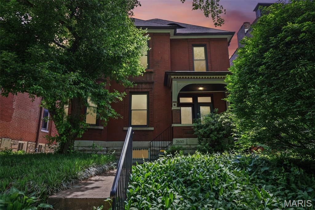 3850 Arsenal Street, St Louis, MO 63116