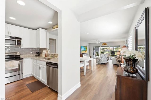 8721 Querce CT, Naples, FL 34114