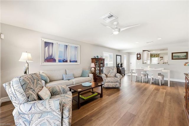 8721 Querce CT, Naples, FL 34114