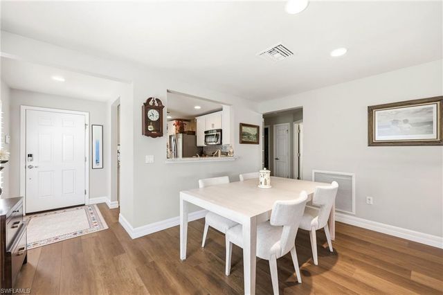 8721 Querce CT, Naples, FL 34114