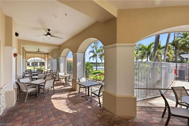8721 Querce CT, Naples, FL 34114