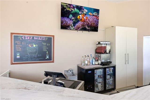 8721 Querce CT, Naples, FL 34114