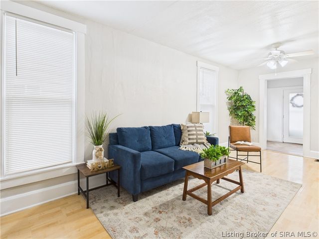 1026 N Clark Boulevard, Clarksville, IN 47129