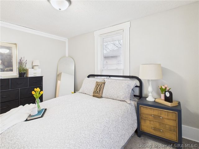 1026 N Clark Boulevard, Clarksville, IN 47129