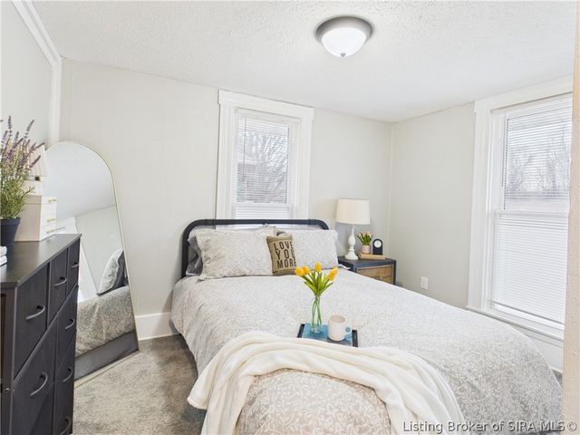 1026 N Clark Boulevard, Clarksville, IN 47129