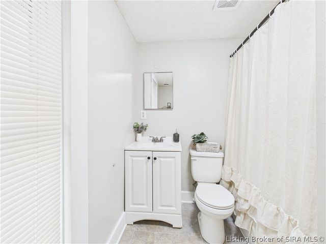 1026 N Clark Boulevard, Clarksville, IN 47129