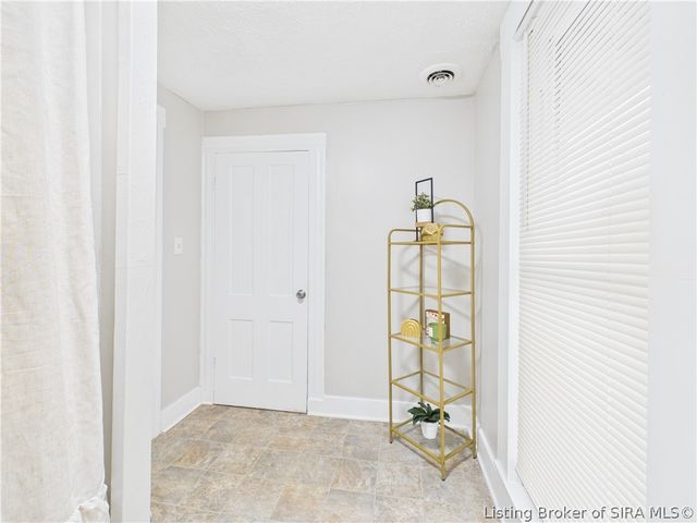 1026 N Clark Boulevard, Clarksville, IN 47129