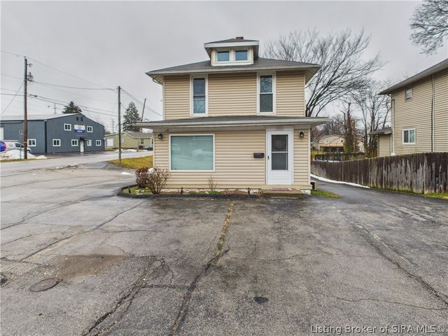 1026 N Clark Boulevard, Clarksville, IN 47129