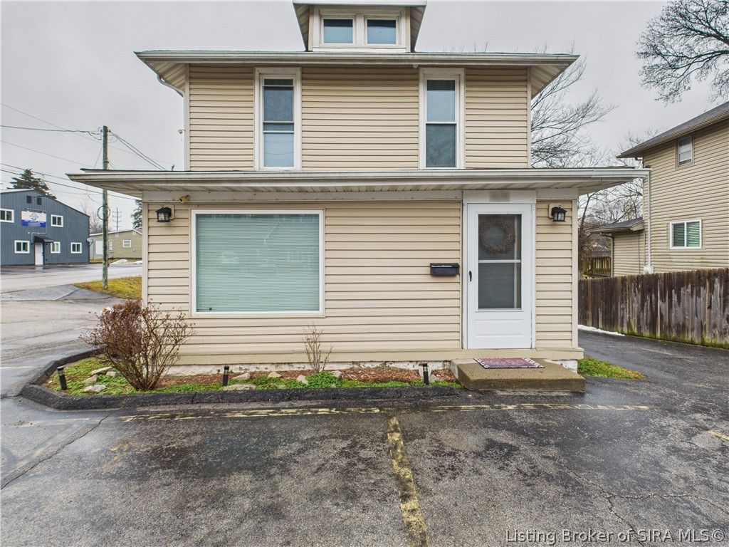 1026 N Clark Boulevard, Clarksville, IN 47129