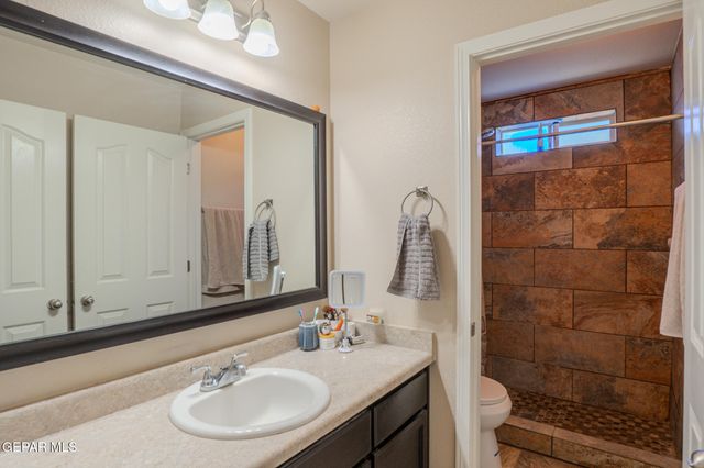 5943 APPLEWOOD Street, Santa Teresa, NM 88008