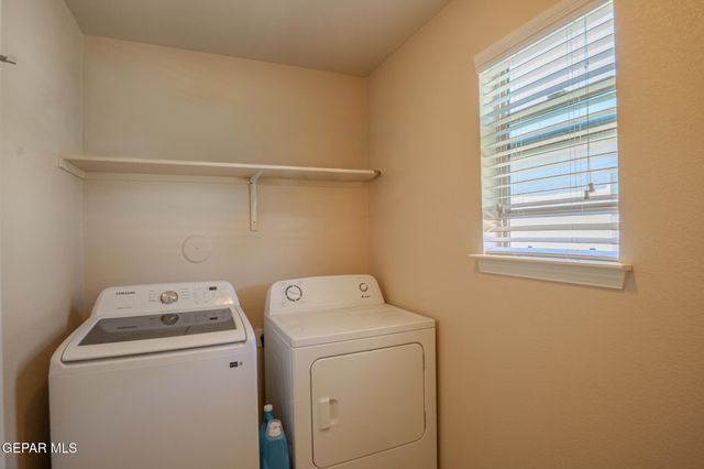 5943 APPLEWOOD Street, Santa Teresa, NM 88008