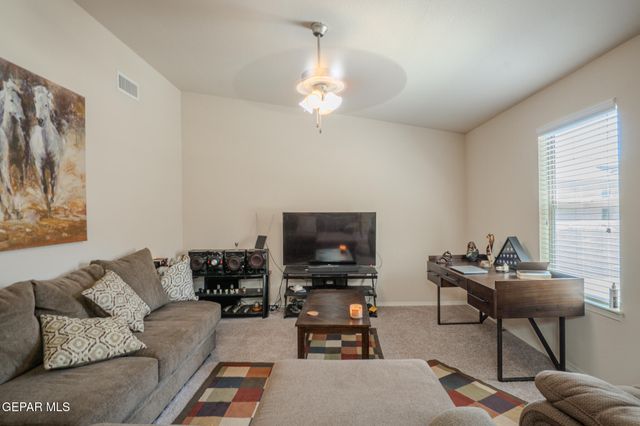 5943 APPLEWOOD Street, Santa Teresa, NM 88008