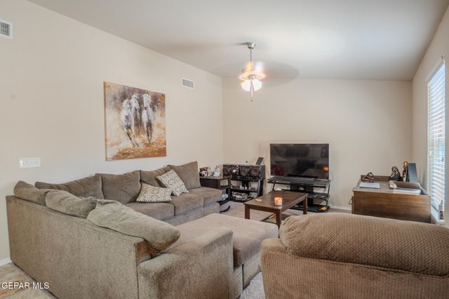 5943 APPLEWOOD Street, Santa Teresa, NM 88008