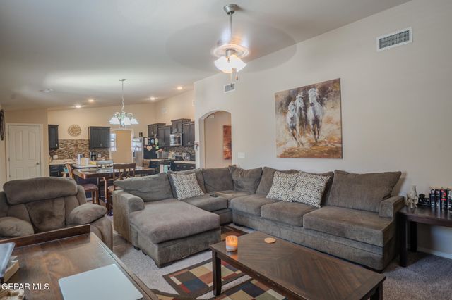 5943 APPLEWOOD Street, Santa Teresa, NM 88008