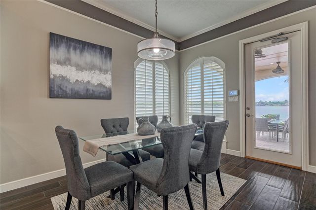 13625 Lakeside Place Drive, Willis, TX 77318