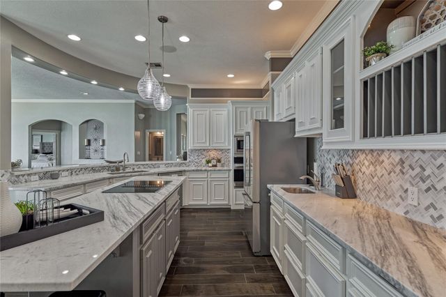 13625 Lakeside Place Drive, Willis, TX 77318