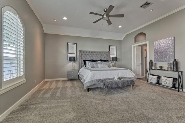 13625 Lakeside Place Drive, Willis, TX 77318