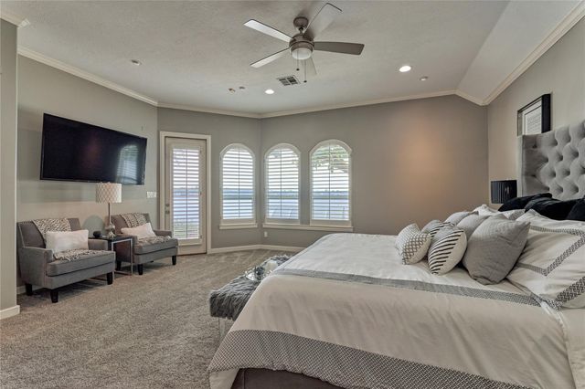 13625 Lakeside Place Drive, Willis, TX 77318