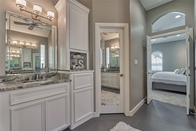 13625 Lakeside Place Drive, Willis, TX 77318