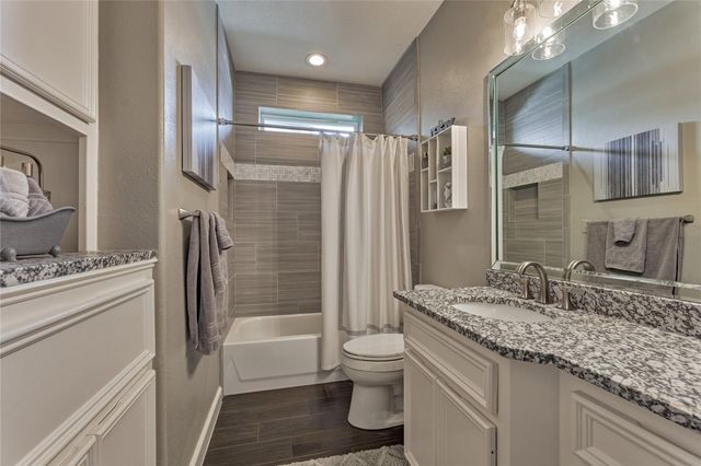 13625 Lakeside Place Drive, Willis, TX 77318