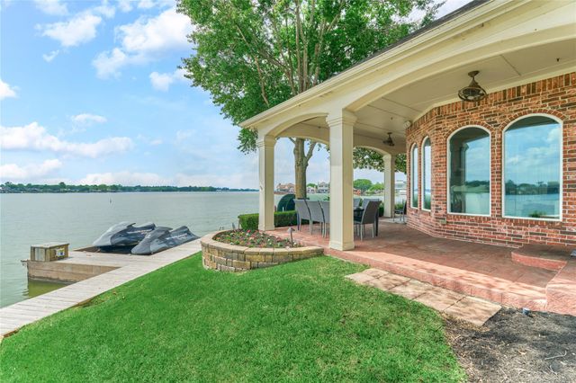 13625 Lakeside Place Drive, Willis, TX 77318