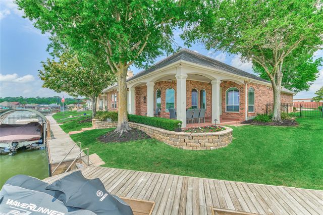13625 Lakeside Place Drive, Willis, TX 77318