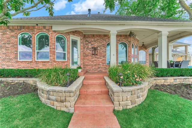 13625 Lakeside Place Drive, Willis, TX 77318