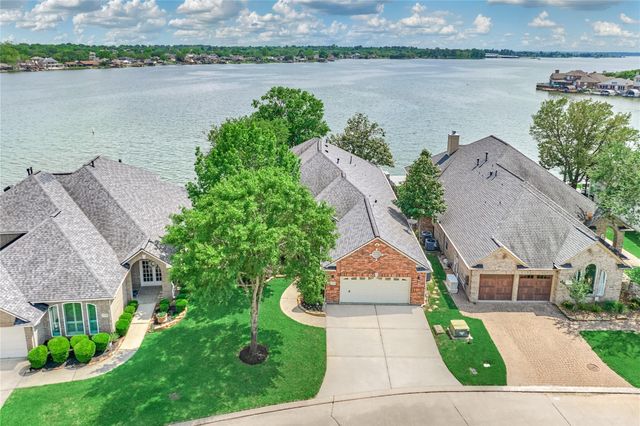 13625 Lakeside Place Drive, Willis, TX 77318