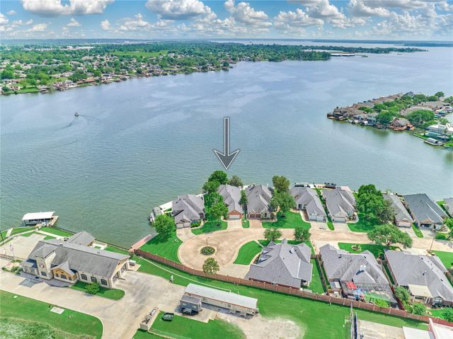 13625 Lakeside Place Drive, Willis, TX 77318