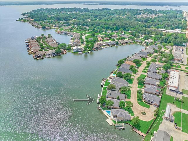 13625 Lakeside Place Drive, Willis, TX 77318