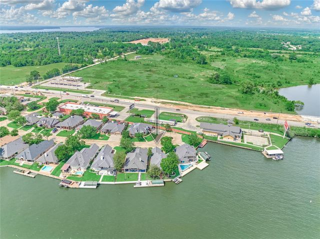 13625 Lakeside Place Drive, Willis, TX 77318