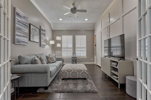 13625 Lakeside Place Drive, Willis, TX 77318