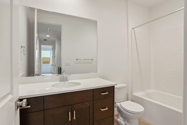 2171 Silk Ave, Manteca, CA 95337