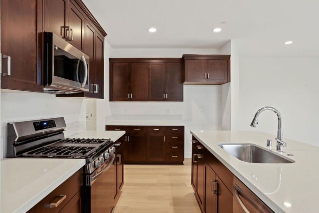 2171 Silk Ave, Manteca, CA 95337