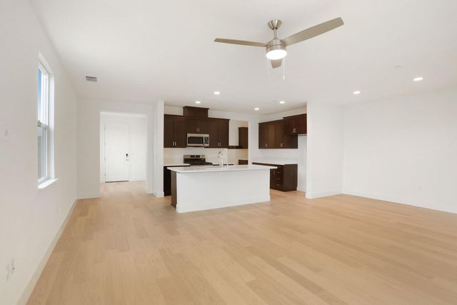 2171 Silk Ave, Manteca, CA 95337