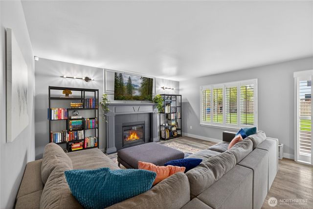 1031 Cove View Cir., Oak Harbor, WA 98277