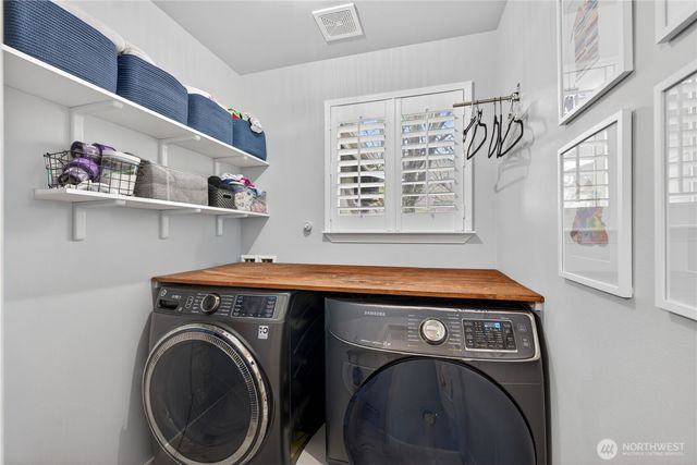 1031 Cove View Cir., Oak Harbor, WA 98277