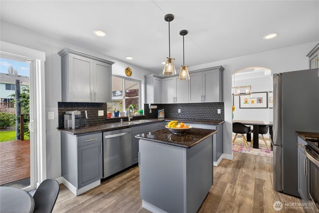 1031 Cove View Cir., Oak Harbor, WA 98277
