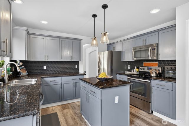 1031 Cove View Cir., Oak Harbor, WA 98277