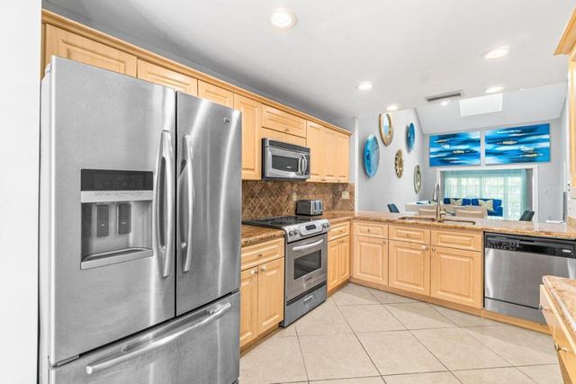 17064 Boca Club Boulevard 3, Boca Raton, FL 33487