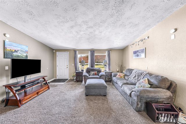 5649 Elder Road, Ferndale, WA 98248