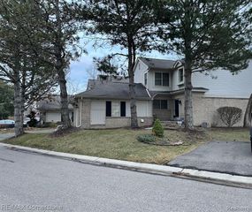 7632 Danbury Circle, West Bloomfield, MI 48322