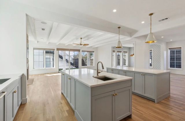 5800 Goodwin Avenue, Dallas, TX 75206
