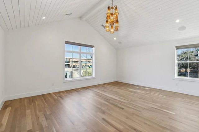 5800 Goodwin Avenue, Dallas, TX 75206