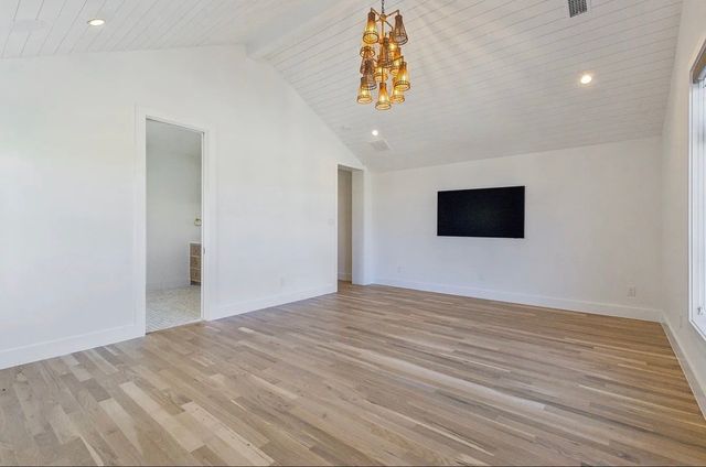 5800 Goodwin Avenue, Dallas, TX 75206