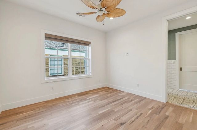 5800 Goodwin Avenue, Dallas, TX 75206