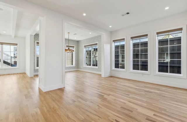 5800 Goodwin Avenue, Dallas, TX 75206
